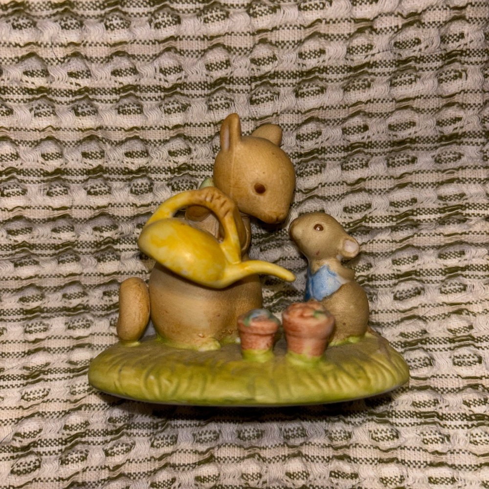 Tiny Talk Mouse Figurine “Sprinkle of Love”